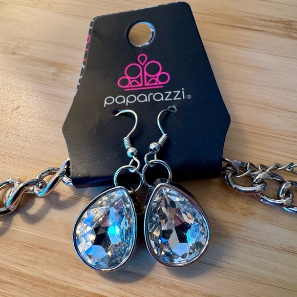 Silver Show Stopper Necklace and Earrings Set (NWT) - Picture 6 of 9